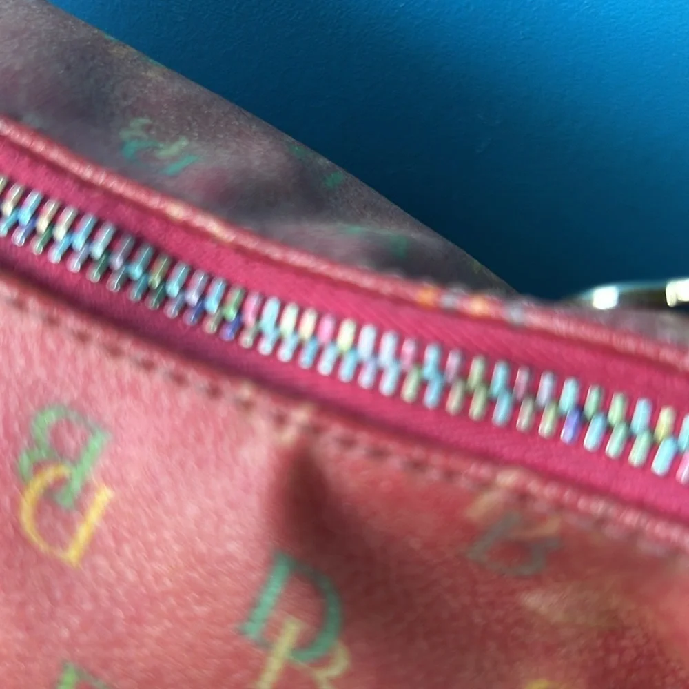 DOONEY & BOURKE, Rainbow Zipper With Metal Tag to Match!!!! - Picture 2 of 13
